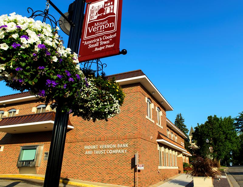 Build a Relationship with us Mount Vernon Bank & Trust